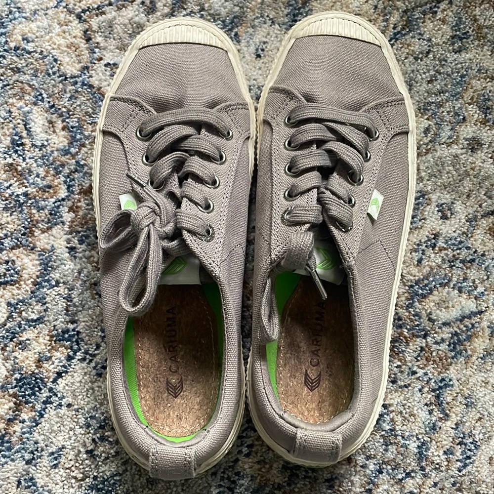 Cariuma sneakers